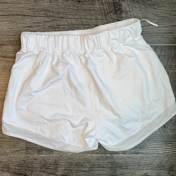 Lululemon Sun setting shorts - Picture 2 of 2